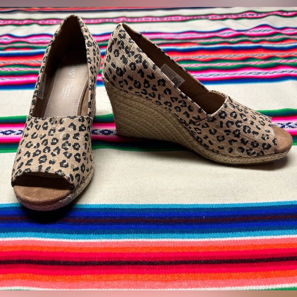 TOMS MICHELLE SANDAL- NWOT size 7.5